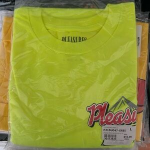 Pleasures Refresh T size L